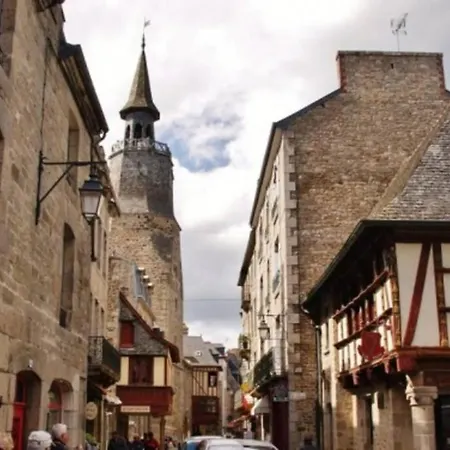 T2 Situe Au Coeur Du Centre Historique De Dinan Apartment Exterior photo